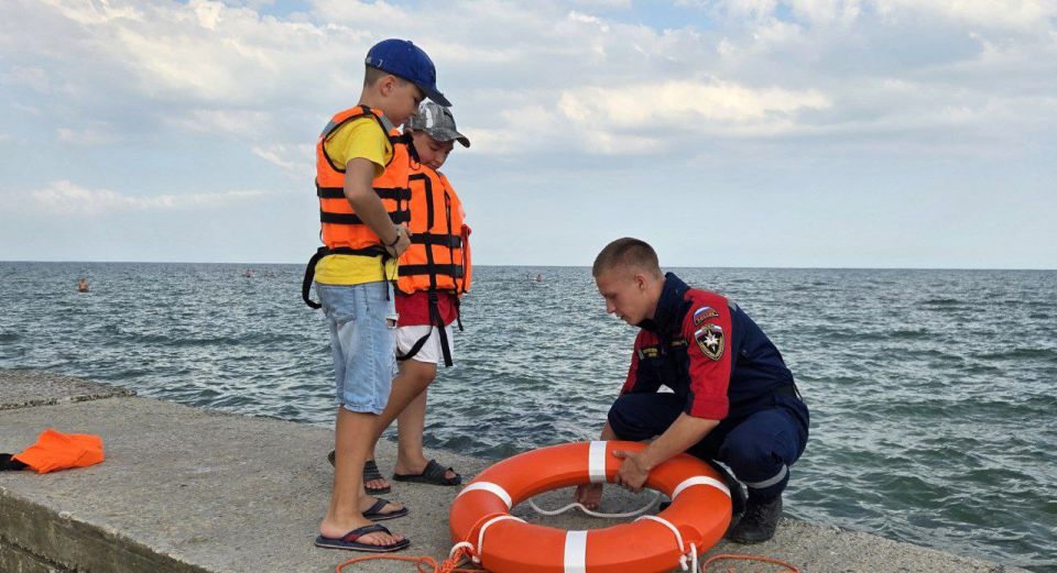 День рыбака в Геническе!. В Геническе отметили День Рыбака! И пока на набережной царила атмосфера праздника, добровольцы Херсонского РО ВСКС трудились на берегу День рыбака в Геническе!. В Геническе отметили День Рыбака! И пока на набережной царила атмосфера праздника, добровольцы Херсонского РО ВСКС трудились на берегу