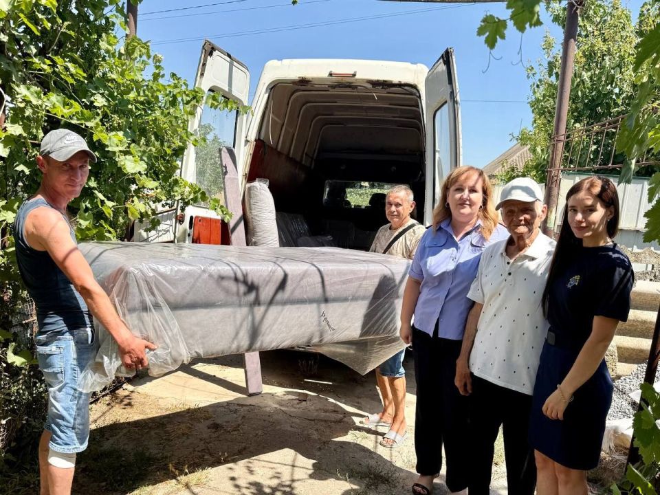 Офицеры СК России оказали помощь ветерану Великой Отечественной войны Офицеры СК России оказали помощь ветерану Великой Отечественной войны