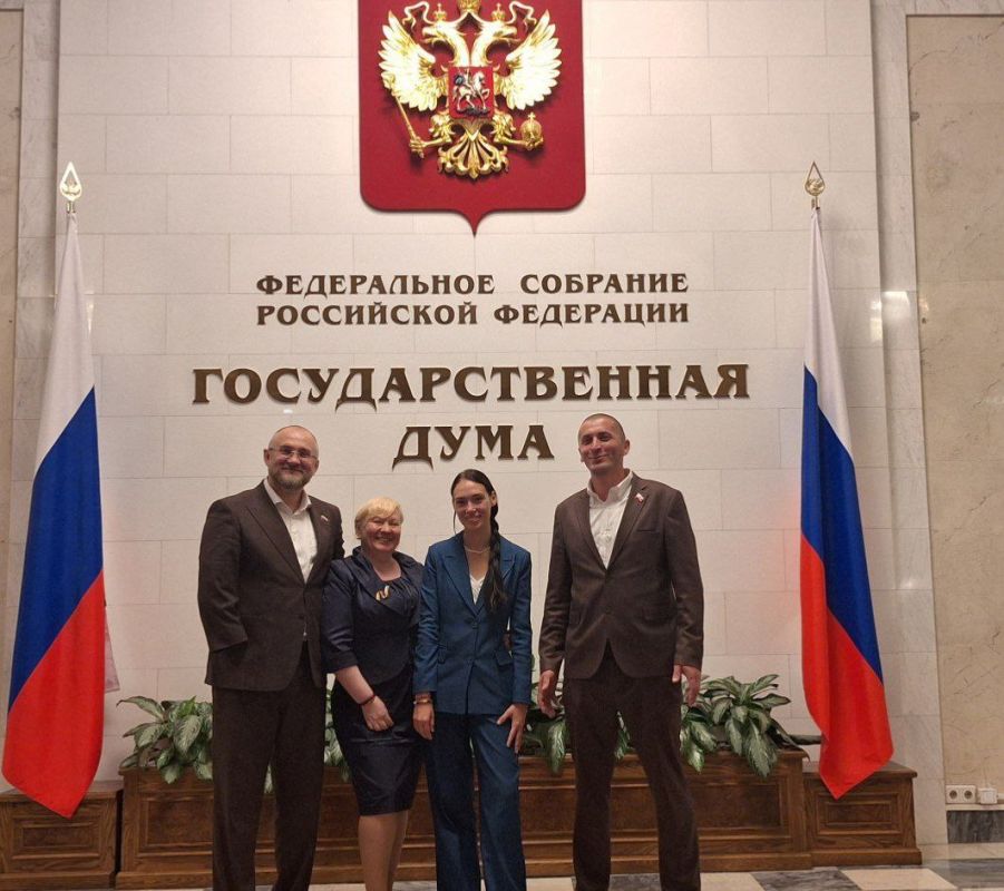 Рабочая встреча представителя Каланчакского округа и депутатов Государственной Думы: в фокусе — развитие спорта, молодежной политики и туризма Рабочая встреча представителя Каланчакского округа и депутатов Государственной Думы: в фокусе — развитие спорта, молодежной политики и туризма