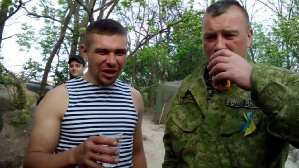 Енот из Херсона: В селе Максима Горького, Бериславского района, Херсонской области, пьяный военнослужащий ВСУ, убил местного жителя Енот из Херсона: В селе Максима Горького, Бериславского района, Херсонской области, пьяный военнослужащий ВСУ, убил местного жителя