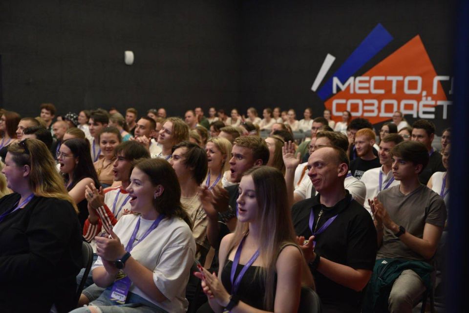 Вместе меняем будущее: как молодёжь Донбасса и Новороссии прокачивала свои идеи с Росмолодёжь.Гранты Вместе меняем будущее: как молодёжь Донбасса и Новороссии прокачивала свои идеи с Росмолодёжь.Гранты