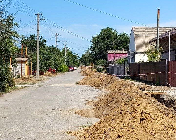 В Геническе на улице Чкалова начался капитальный ремонт водопроводных сетей В Геническе на улице Чкалова начался капитальный ремонт водопроводных сетей