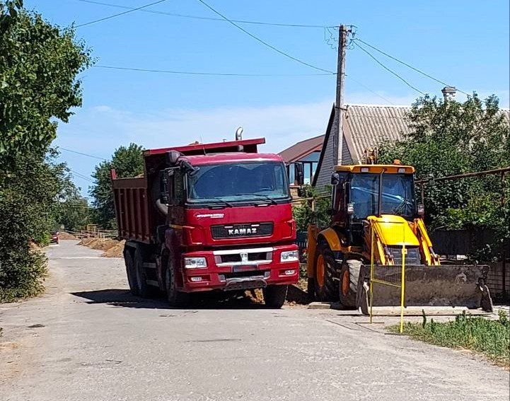 В Геническе на улице Чкалова начался капитальный ремонт водопроводных сетей В Геническе на улице Чкалова начался капитальный ремонт водопроводных сетей