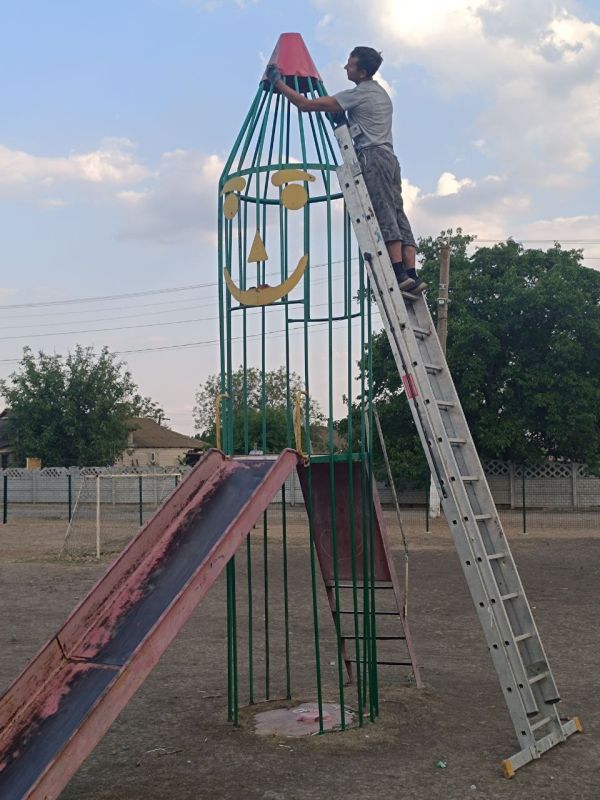 Акция по благоустройству детской площадки "Волшебная страна детства" в с. Вольное Акция по благоустройству детской площадки "Волшебная страна детства" в с. Вольное
