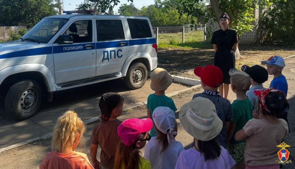 В Каховском муниципальном округе госавтоинспекторы провели мероприятие для детсадовцев