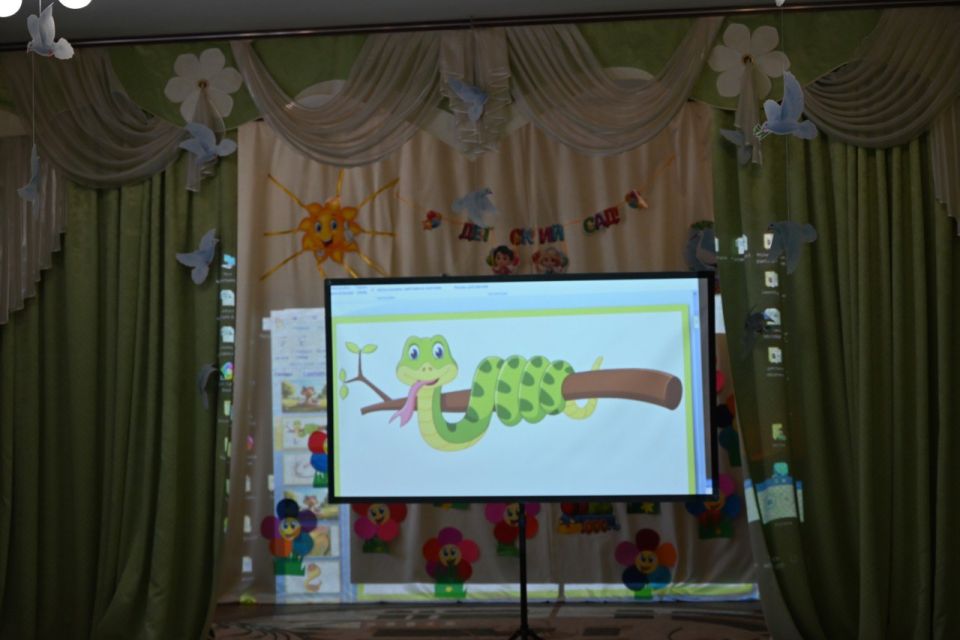 Юные экологи "Ласточки" узнали всё о херсонских змеях! Юные экологи "Ласточки" узнали всё о херсонских змеях!
