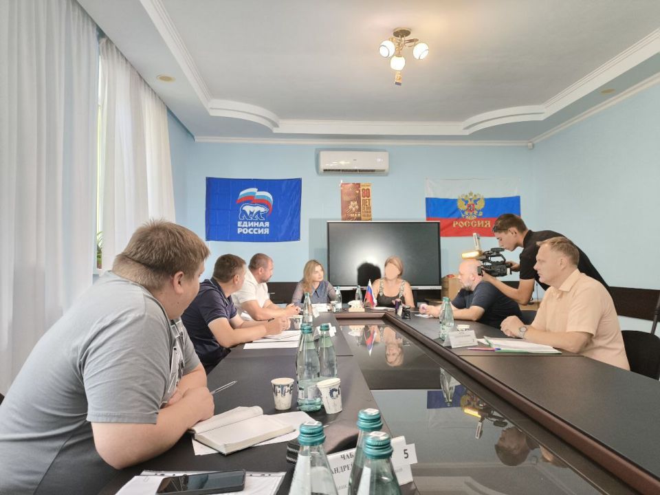 Омбудсмен по правам ребенка Херсонской области Ирина Кравченко и представитель областного отделения Ассоциации юристов России Евгений Четкарев посетили Алешкинский округ Омбудсмен по правам ребенка Херсонской области Ирина Кравченко и представитель областного отделения Ассоциации юристов России Евгений Четкарев посетили Алешкинский округ