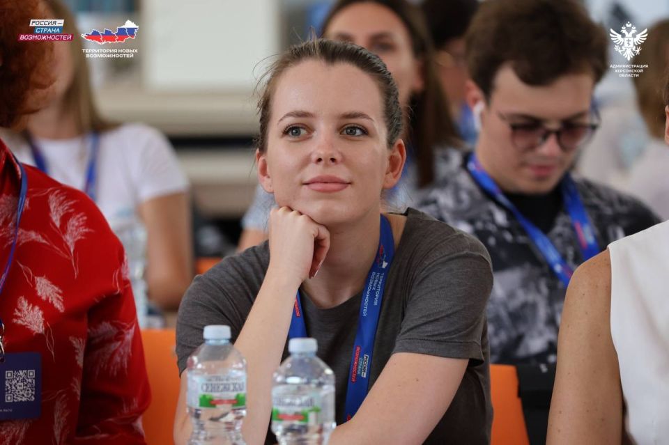 200 молодых лидеров Донбасса и Новороссии прошли обучение на площадках президентской платформы 200 молодых лидеров Донбасса и Новороссии прошли обучение на площадках президентской платформы