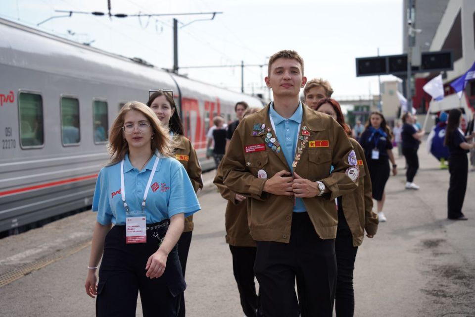 Учащиеся из образовательных организаций Херсонской области прибыли в Липецк для участия в университетской смене Учащиеся из образовательных организаций Херсонской области прибыли в Липецк для участия в университетской смене