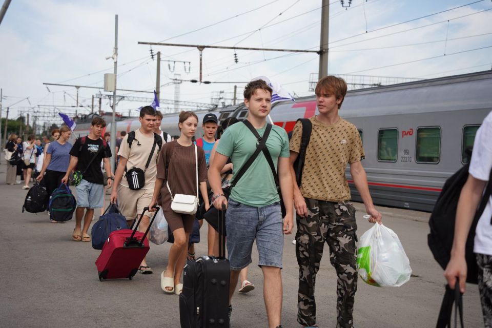 Учащиеся из образовательных организаций Херсонской области прибыли в Липецк для участия в университетской смене Учащиеся из образовательных организаций Херсонской области прибыли в Липецк для участия в университетской смене