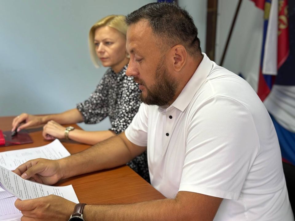 Александр Хлюстов: Новый руководитель Чаплинского местного отделения, Лилия Анатольевна Пуляева, с первых дней создания Военно гражданской администрации, работали с ней, плечо к плечу Александр Хлюстов: Новый руководитель Чаплинского местного отделения, Лилия Анатольевна Пуляева, с первых дней создания Военно гражданской администрации, работали с ней, плечо к плечу
