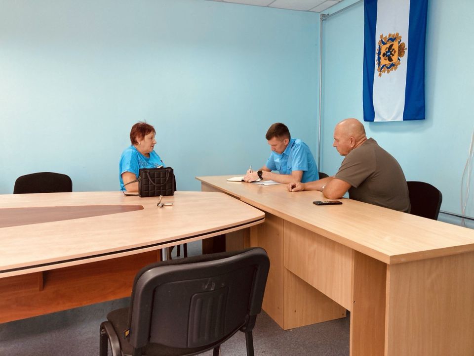 Первый заместитель прокурора Херсонской области Павел Зернов провел выездной прием граждан в пгт Горностаевка