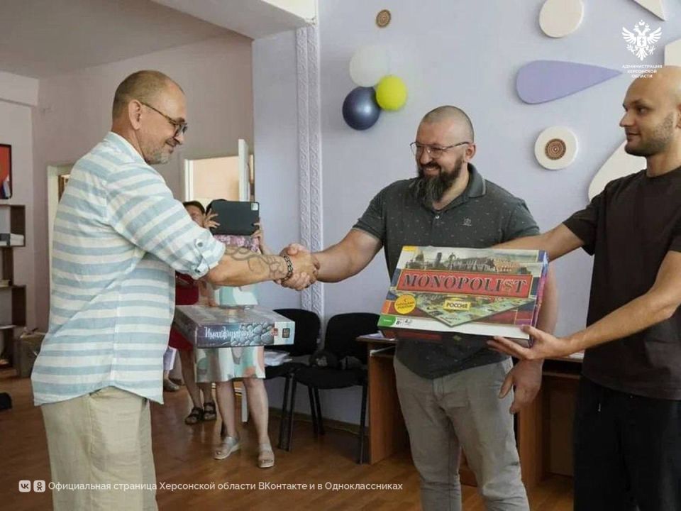 Школьники Новой Каховки обсудили ценности Русского мира в формате игры и диалога Школьники Новой Каховки обсудили ценности Русского мира в формате игры и диалога