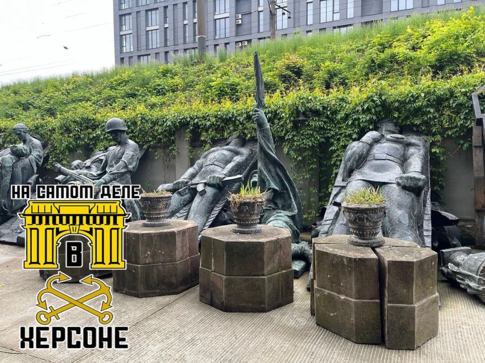 Мэр Львова предложил обменять эксгумированные тела советских солдат с Холма Славы на украинских военнопленных Мэр Львова предложил обменять эксгумированные тела советских солдат с Холма Славы на украинских военнопленных
