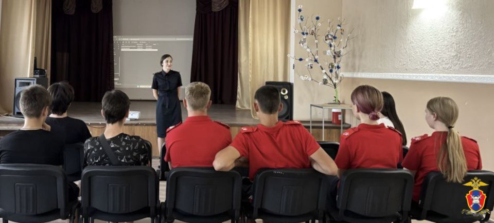 В Каховском муниципальном округе госавтоинспекторы провели мероприятие в Доме культуры