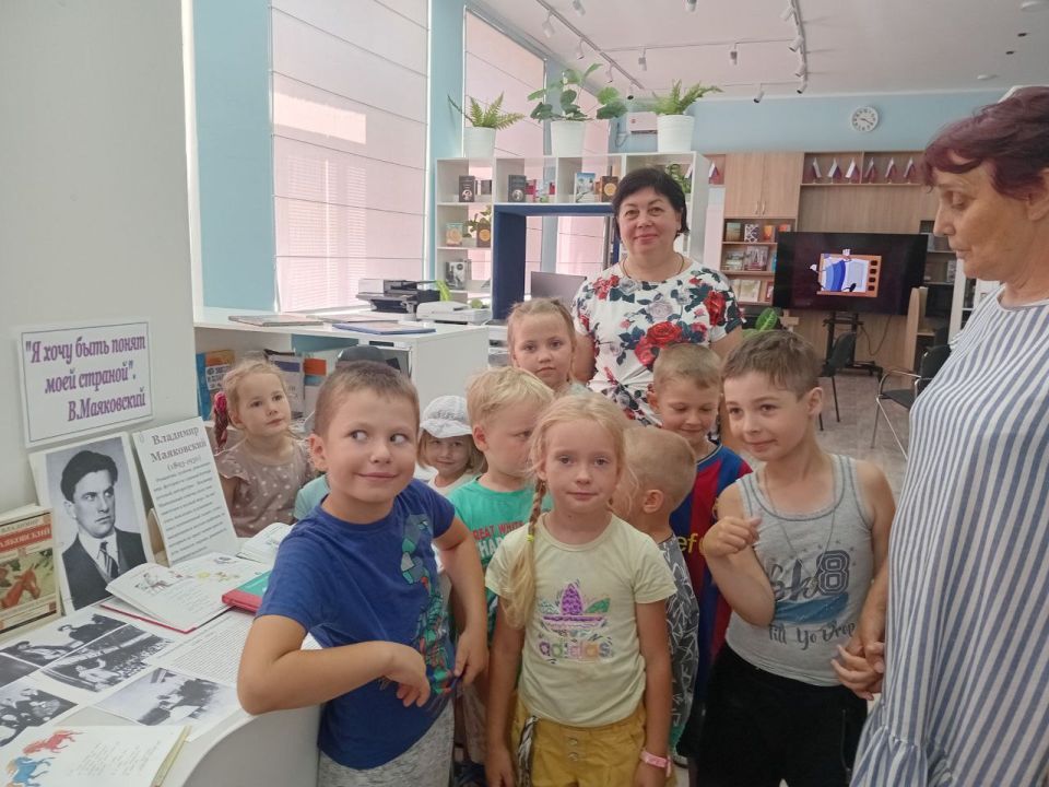 «Я хочу быть понят моей страной»: в Стрелковом провели урок ко Дню рождения Маяковского «Я хочу быть понят моей страной»: в Стрелковом провели урок ко Дню рождения Маяковского