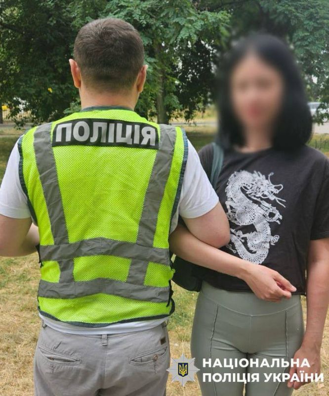 Полиция Киева привлекла к административной ответственности 25-летнюю киевлянку, которая получила по голове вчера в киевском метро за выкрик «Слава России» Полиция Киева привлекла к административной ответственности 25-летнюю киевлянку, которая получила по голове вчера в киевском метро за выкрик «Слава России»