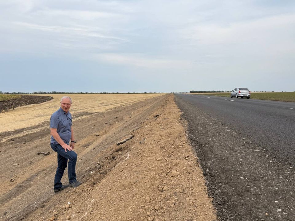 Владимир Сальдо: Где кукуруза растёт под звуки войны Владимир Сальдо: Где кукуруза растёт под звуки войны