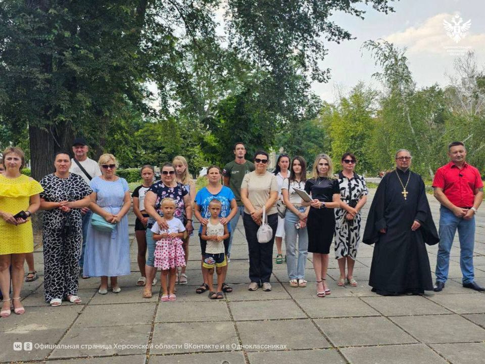 В Приморском открылась обновлённая сельская библиотека В Приморском открылась обновлённая сельская библиотека