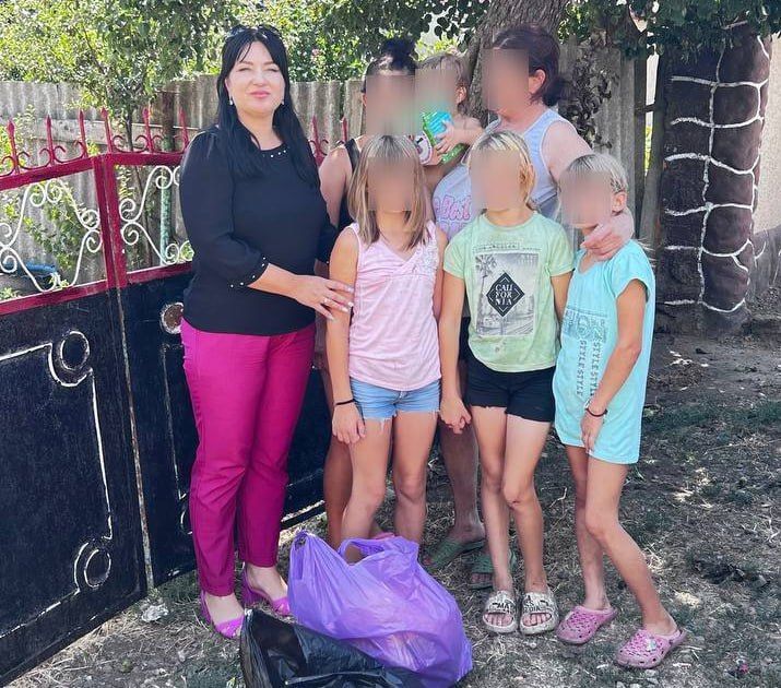 В Чаплинском муниципальном округе многодетные семьи и семьи, находящиеся в в социально опасном положении, получили гуманитарную помощь В Чаплинском муниципальном округе многодетные семьи и семьи, находящиеся в в социально опасном положении, получили гуманитарную помощь
