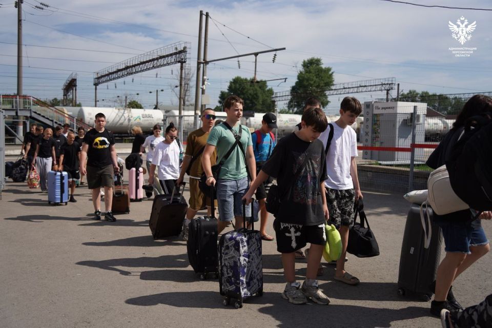 Учащиеся из Херсонской области прибыли в Липецк на университетскую смену Учащиеся из Херсонской области прибыли в Липецк на университетскую смену