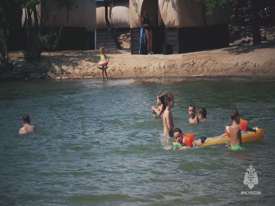 Погода продолжает баловать нас жаркими днями