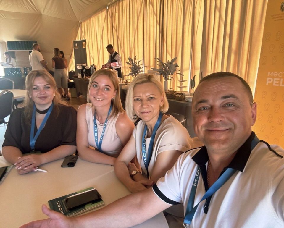 Глава Чаплинского муниципального округа, секретарь местного отделения партии "Единая Россия" приняла участие в образовательной программе в рамках проекта «М.О.С.Т.: Херсон» Глава Чаплинского муниципального округа, секретарь местного отделения партии "Единая Россия" приняла участие в образовательной программе в рамках проекта «М.О.С.Т.: Херсон»
