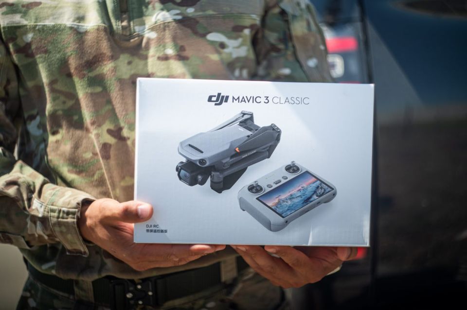 Владимир Сальдо: Передал новые дроны Mavic бойцам на Херсонском направлении Владимир Сальдо: Передал новые дроны Mavic бойцам на Херсонском направлении