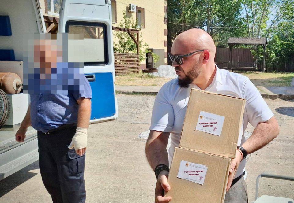 Омбудсмен Херсонской области передал гуманитарную помощь в хирургическое отделение Алешковской центральной районной больницы Омбудсмен Херсонской области передал гуманитарную помощь в хирургическое отделение Алешковской центральной районной больницы