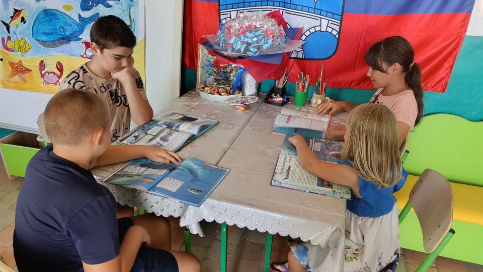 В Красноподольской библиотеке ребята погрузились в библиодайвинг "Загадочный мир китов и дельфинов " В Красноподольской библиотеке ребята погрузились в библиодайвинг "Загадочный мир китов и дельфинов "