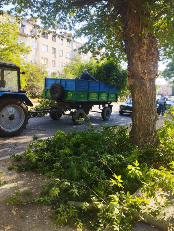 Коммунальная служба Каховки продолжает свою работу под прицелом дронов Коммунальная служба Каховки продолжает свою работу под прицелом дронов