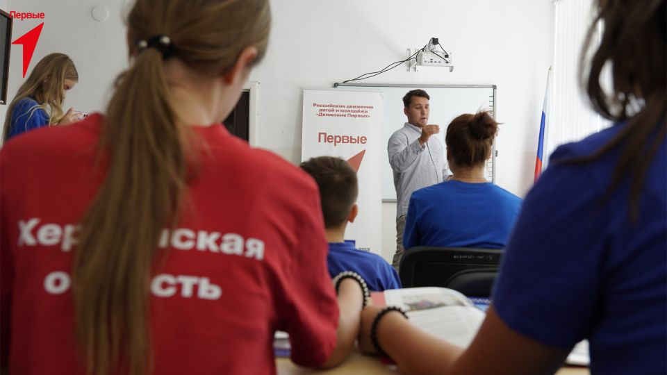 Первые Херсонщины провели встречу с молодежью Григорьевской школы Чаплинского округа Первые Херсонщины провели встречу с молодежью Григорьевской школы Чаплинского округа