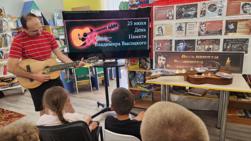 В Любимовском учреждении культуры прошёл час памяти "Живая музыка стиха..." В Любимовском учреждении культуры прошёл час памяти "Живая музыка стиха..."