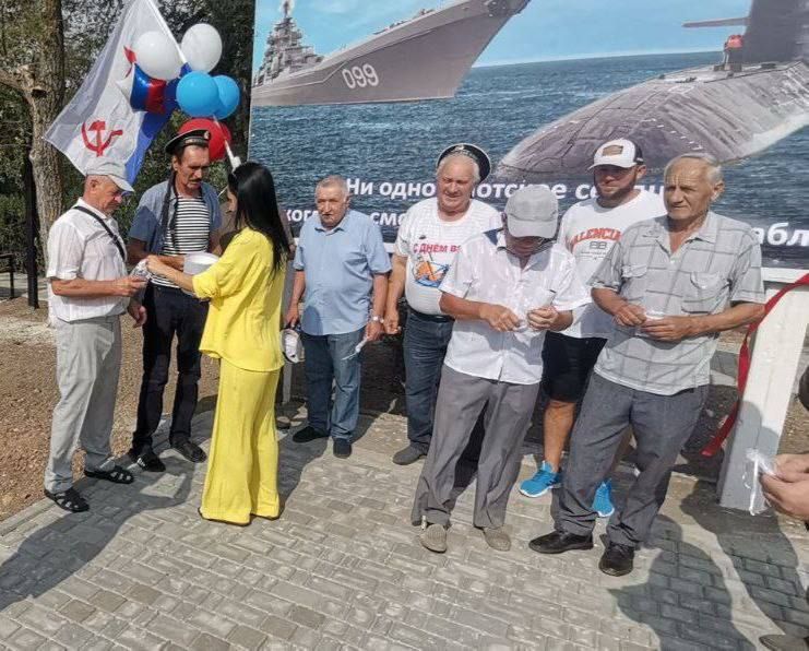 Ко дню военно-морского флота в Ивановском округе депутаты от партии «Единая Россия» организовали торжественный митинг, в котором приняли участие люди, посвятившие годы своей молодости службе на советских кораблях Ко дню военно-морского флота в Ивановском округе депутаты от партии «Единая Россия» организовали торжественный митинг, в котором приняли участие люди, посвятившие годы своей молодости службе на советских кораблях
