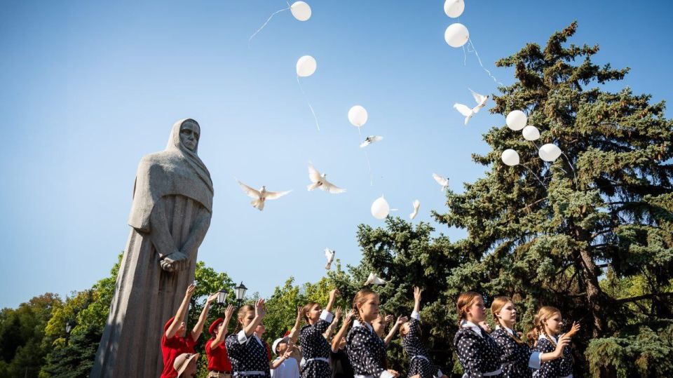 В Херсонской области почтили память детей, погибших на Донбассе В Херсонской области почтили память детей, погибших на Донбассе