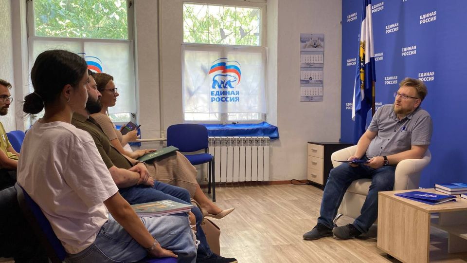 Региональный Совет сторонников «Единой России» заключил соглашения с пятью общественными организациями Херсонской области Региональный Совет сторонников «Единой России» заключил соглашения с пятью общественными организациями Херсонской области