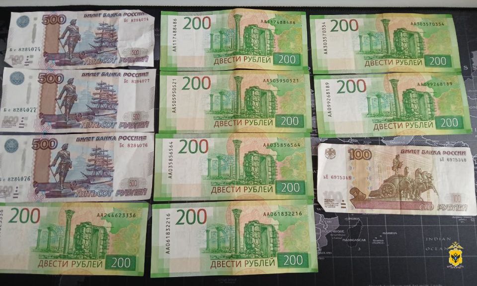 В Геническом округе полицейские задержали подозреваемого в краже из дома пенсионерки