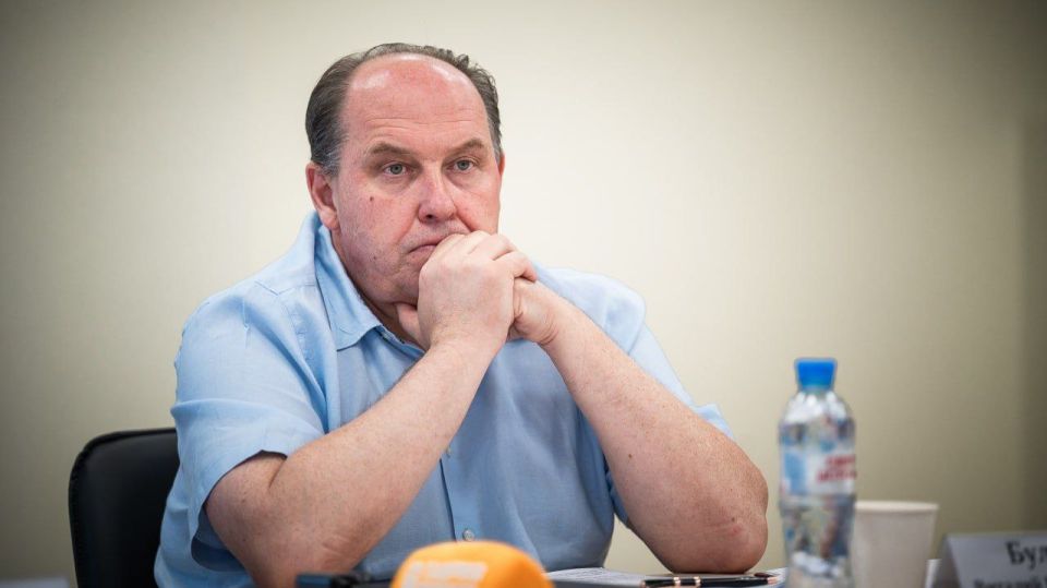 Владимир Сальдо и замминистра строительства и ЖКХ России Алмаз Хусаинов вместе с профильными министерствами Херсонской области обсудили ключевые задачи Владимир Сальдо и замминистра строительства и ЖКХ России Алмаз Хусаинов вместе с профильными министерствами Херсонской области обсудили ключевые задачи