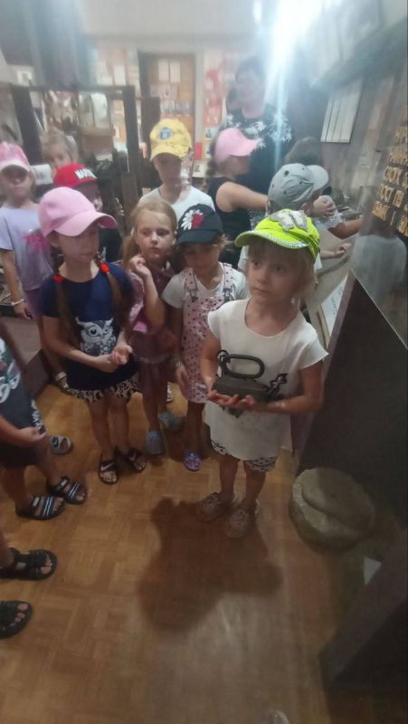 В Верхнерогачикском муниципальном округе воспитанники ясли-сада «Березка» посетили музей В Верхнерогачикском муниципальном округе воспитанники ясли-сада «Березка» посетили музей