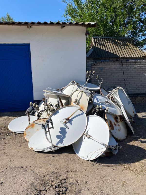 В Верхнерогачикском муниципальном округе продолжаются работы по демонтажу устаревшего оборудования спутникового телевидения «Горыныч» В Верхнерогачикском муниципальном округе продолжаются работы по демонтажу устаревшего оборудования спутникового телевидения «Горыныч»