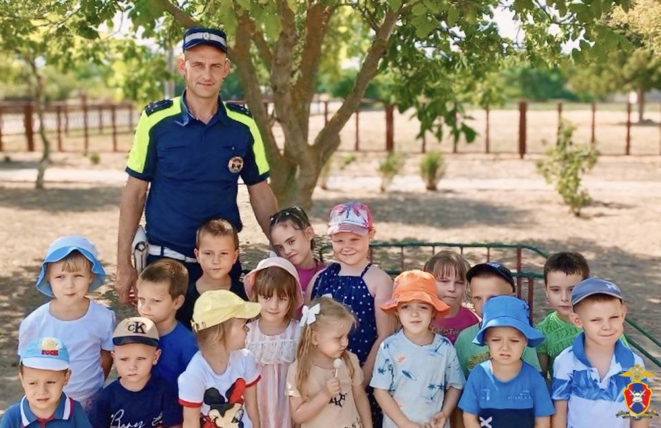 В Херсонской области госавтоинспекторы провели занятие для малышей в Голопристанском муниципальном округе
