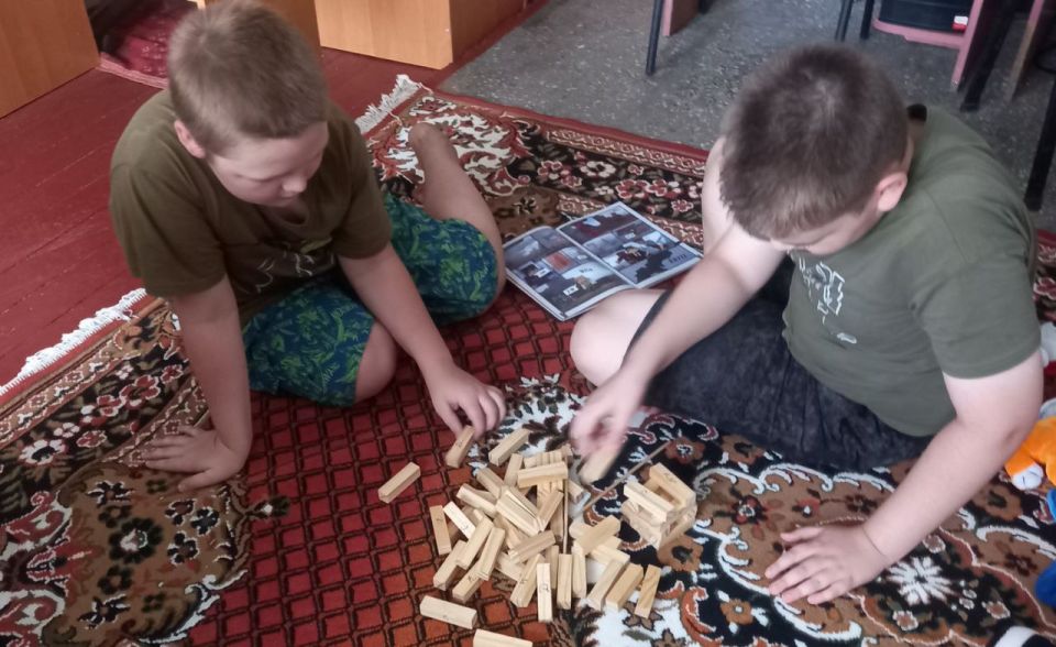 В Раздольненской библиотеке организовали игровую зону В Раздольненской библиотеке организовали игровую зону
