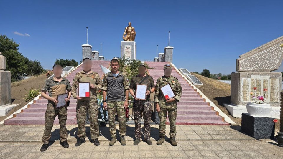 Рамиль Замалетдинов: Навестил наших десантников осуществляющих боевую задачу на Херсонском направлении Рамиль Замалетдинов: Навестил наших десантников осуществляющих боевую задачу на Херсонском направлении
