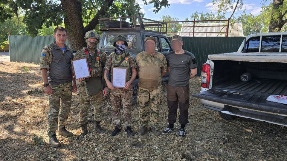 Рамиль Замалетдинов: Навестил наших десантников осуществляющих боевую задачу на Херсонском направлении Рамиль Замалетдинов: Навестил наших десантников осуществляющих боевую задачу на Херсонском направлении