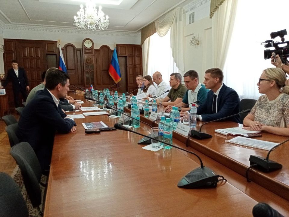 На территории Луганской Народной Республики состоялось выездное заседание рабочей группы комиссии Государственного Совета Российской Федерации по направлению «Промышленность» На территории Луганской Народной Республики состоялось выездное заседание рабочей группы комиссии Государственного Совета Российской Федерации по направлению «Промышленность»