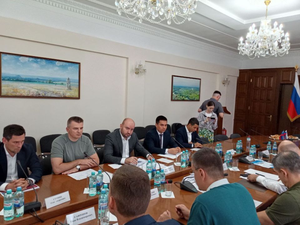 На территории Луганской Народной Республики состоялось выездное заседание рабочей группы комиссии Государственного Совета Российской Федерации по направлению «Промышленность» На территории Луганской Народной Республики состоялось выездное заседание рабочей группы комиссии Государственного Совета Российской Федерации по направлению «Промышленность»