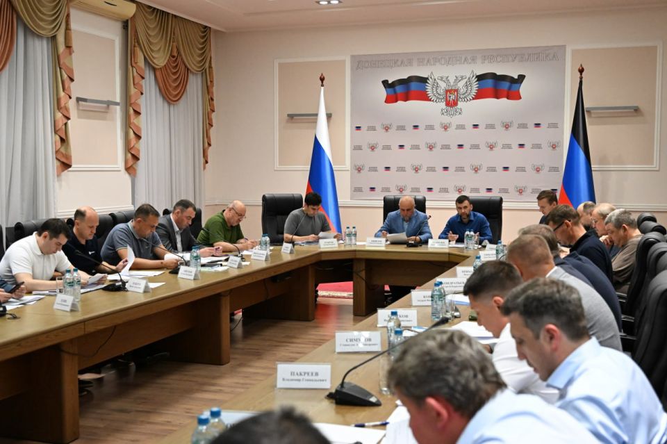 Сергей Цивилев провел совещание по развитию угольной промышленности Донбасса Сергей Цивилев провел совещание по развитию угольной промышленности Донбасса