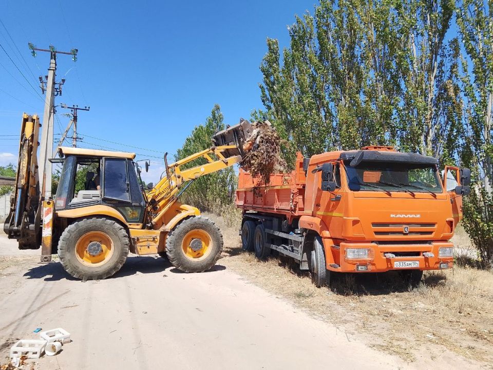 В селе Счастливцево работники МКУ "Азовкоммунсервис" Генического МО ликвидировали стихийную свалку В селе Счастливцево работники МКУ "Азовкоммунсервис" Генического МО ликвидировали стихийную свалку