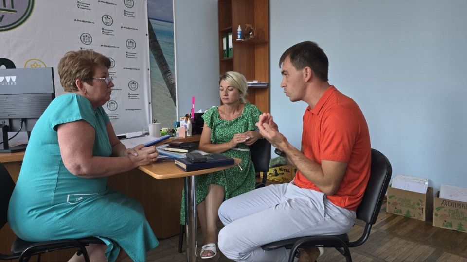 Рамиль Замалетдинов: Рабочая встреча с врио ректора Херсонского аграрного университета Светланой Путинцевой состоялась в селе Антоновка Скадовского района Рамиль Замалетдинов: Рабочая встреча с врио ректора Херсонского аграрного университета Светланой Путинцевой состоялась в селе Антоновка Скадовского района