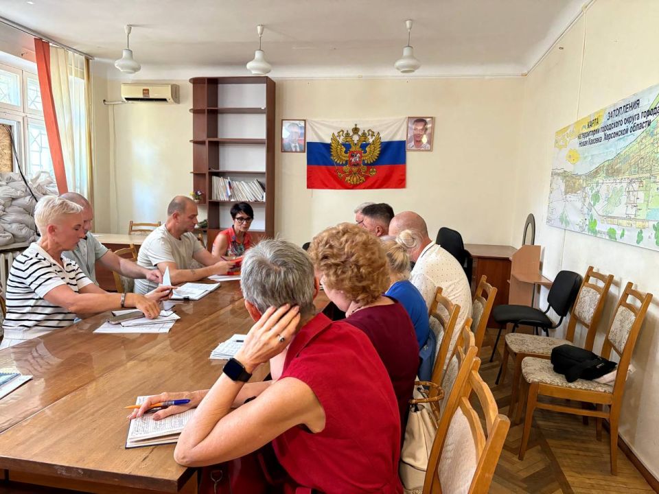 Владимир Оганесов: Подготовка к новому учебному году и осенне-зимнему периоду: Совещание по готовности школ и культурных учреждений Новой Каховки Владимир Оганесов: Подготовка к новому учебному году и осенне-зимнему периоду: Совещание по готовности школ и культурных учреждений Новой Каховки